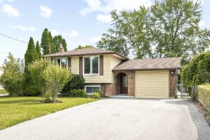 New Listing! Charming Raised Bungalow in Secord Woods