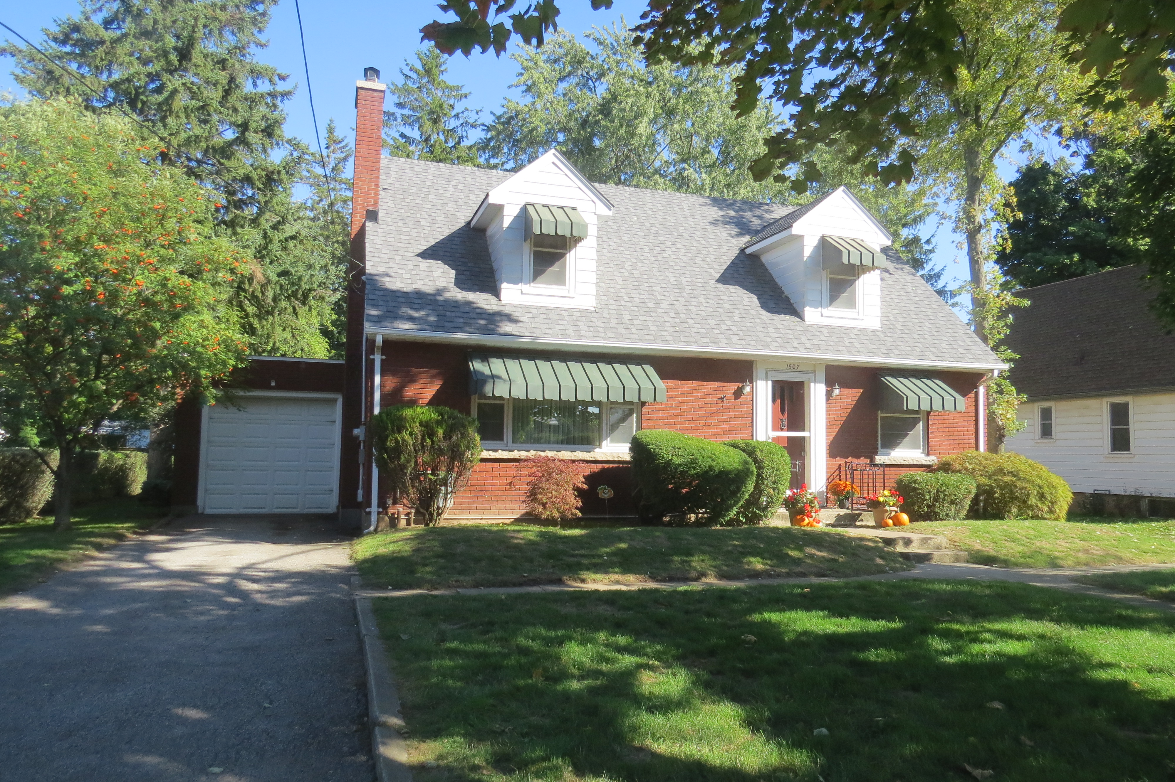 SOLD! 1507 Haist St., Fonthill
